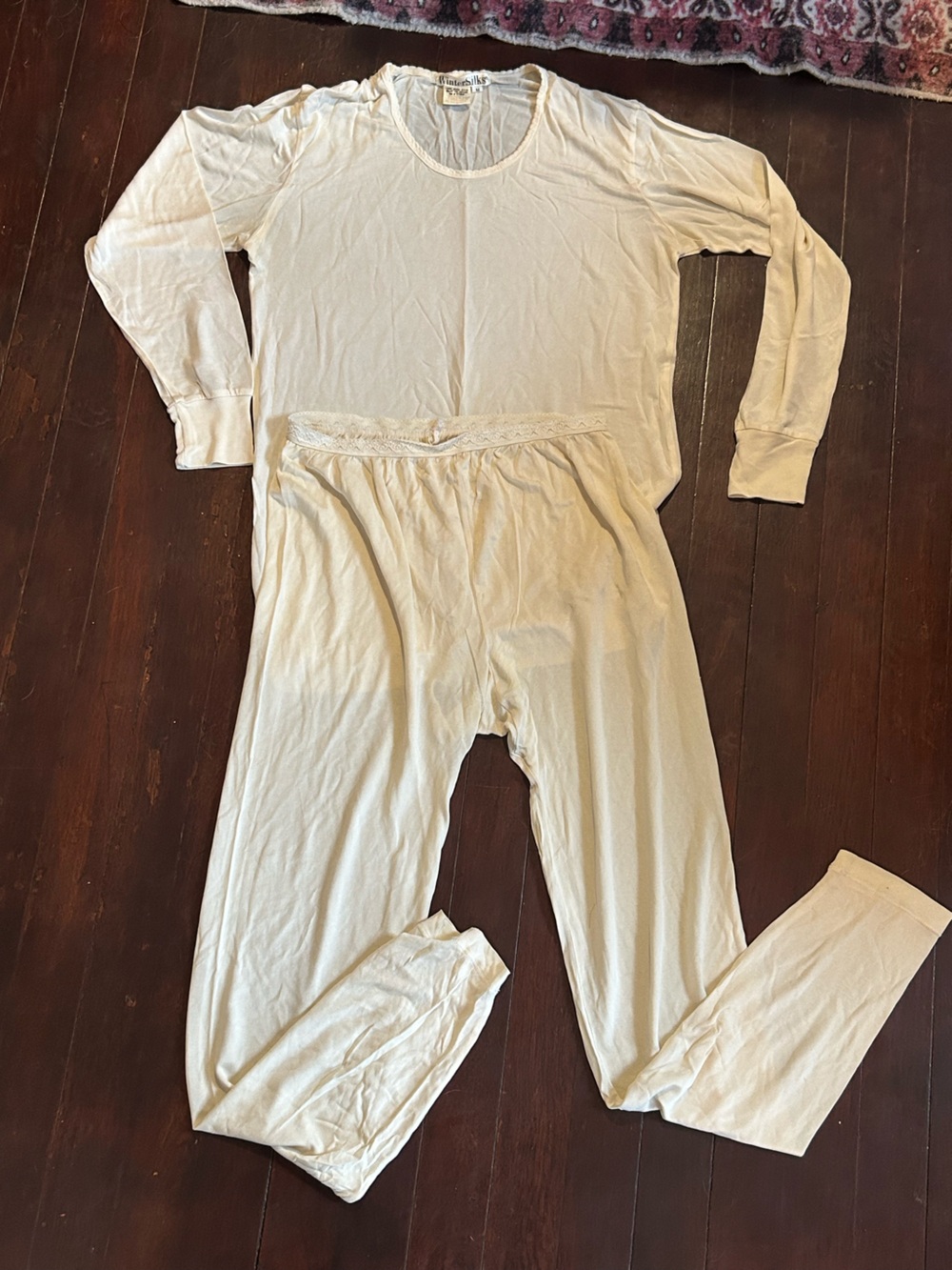 WinterSilks women’s 100% Silk 2-Piece Pajama Set Beige M Long Sleeve Crew.